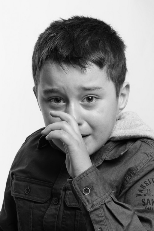 Zdjęcie chłopczyka płaczącego