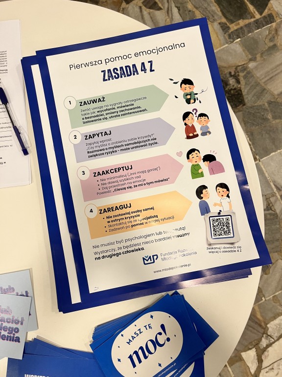 ulotka z pierwszą pomocą emocjonalną – widok z góry