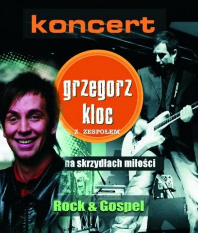 Plakat koncertu, po prawej stronie mężczyzna gra na gitarze