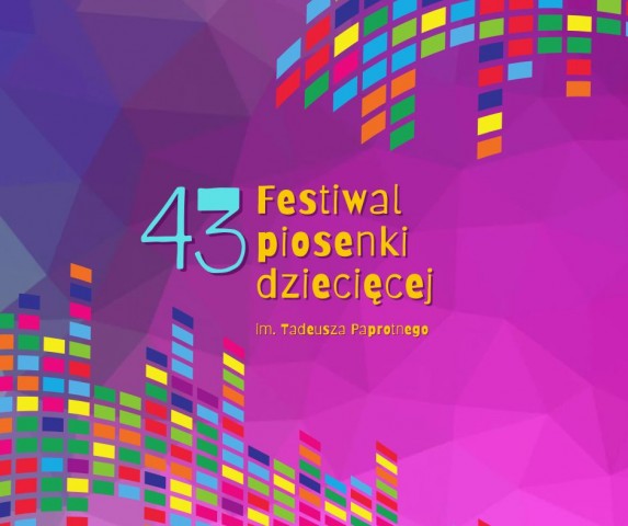 43 Festiwal piosenki dziecięcej im. Tadeusza Paprotnego na filoletowym tle, w bokach małe kolorowe prostokątny układające się w falę