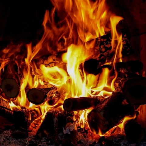 płonące ognisko