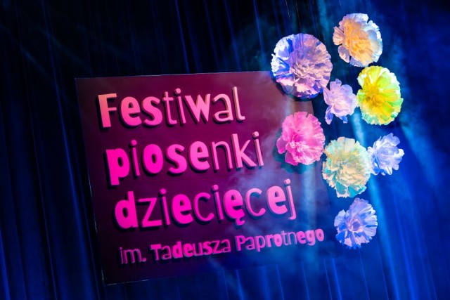 Festiwal Piosenki Dziecięcej z kwiatkami