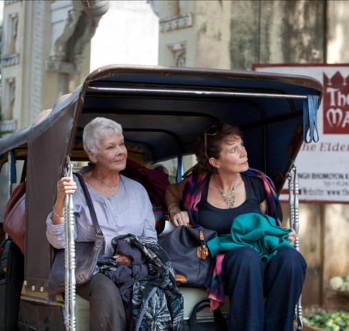 dwie starsze kobiety w rikszy